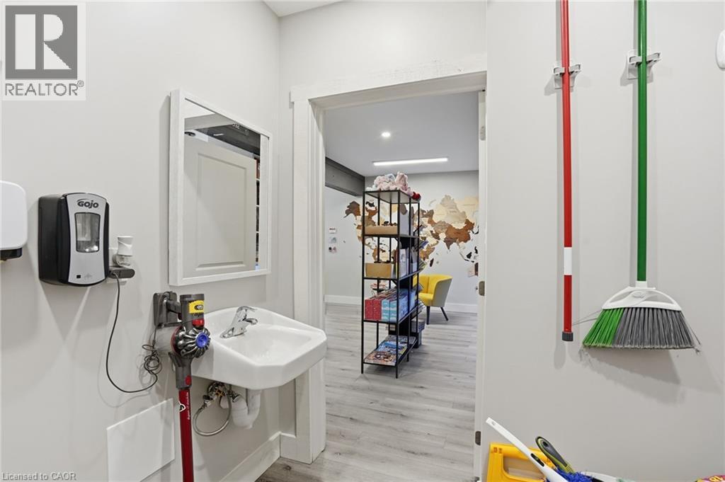 1568 Main Street W, Hamilton, Ontario  L8S 1E7 - Photo 31 - 40831236