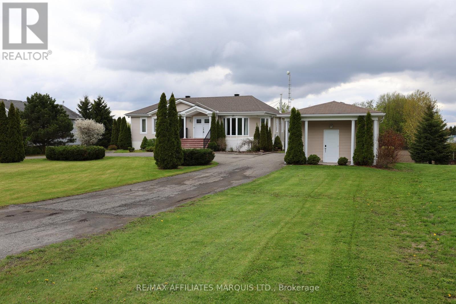 2054 VALLEY STREET, North Stormont, Ontario