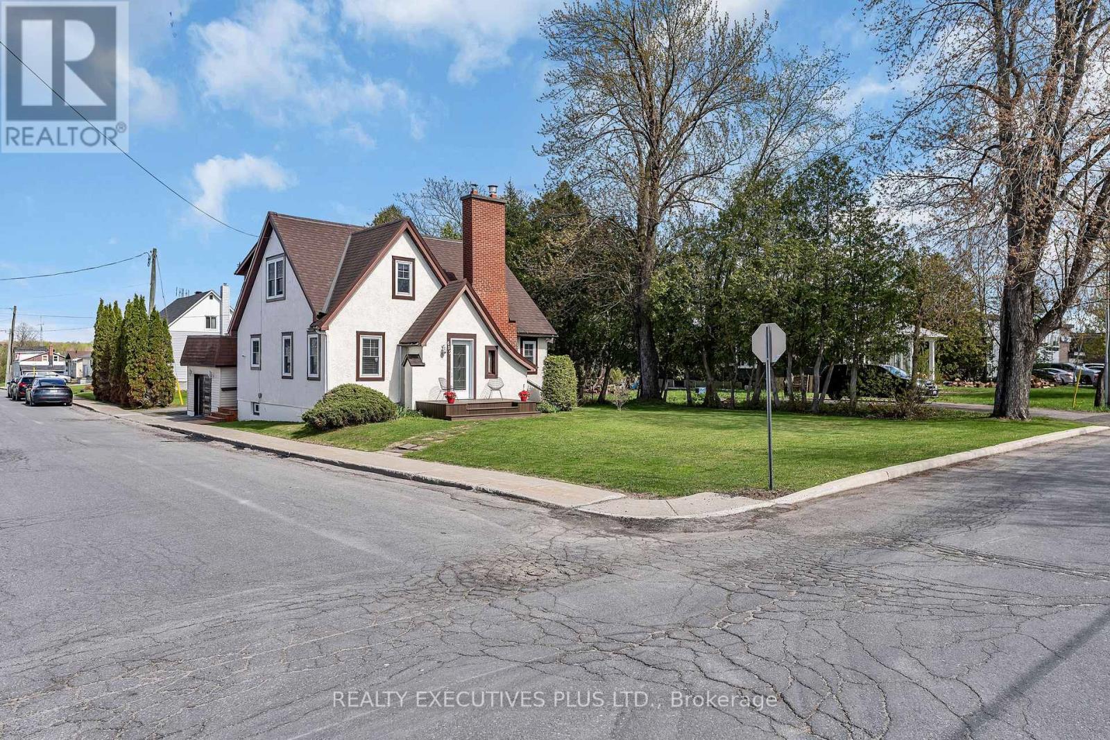 605 WATER STREET, Alfred and Plantagenet, Ontario