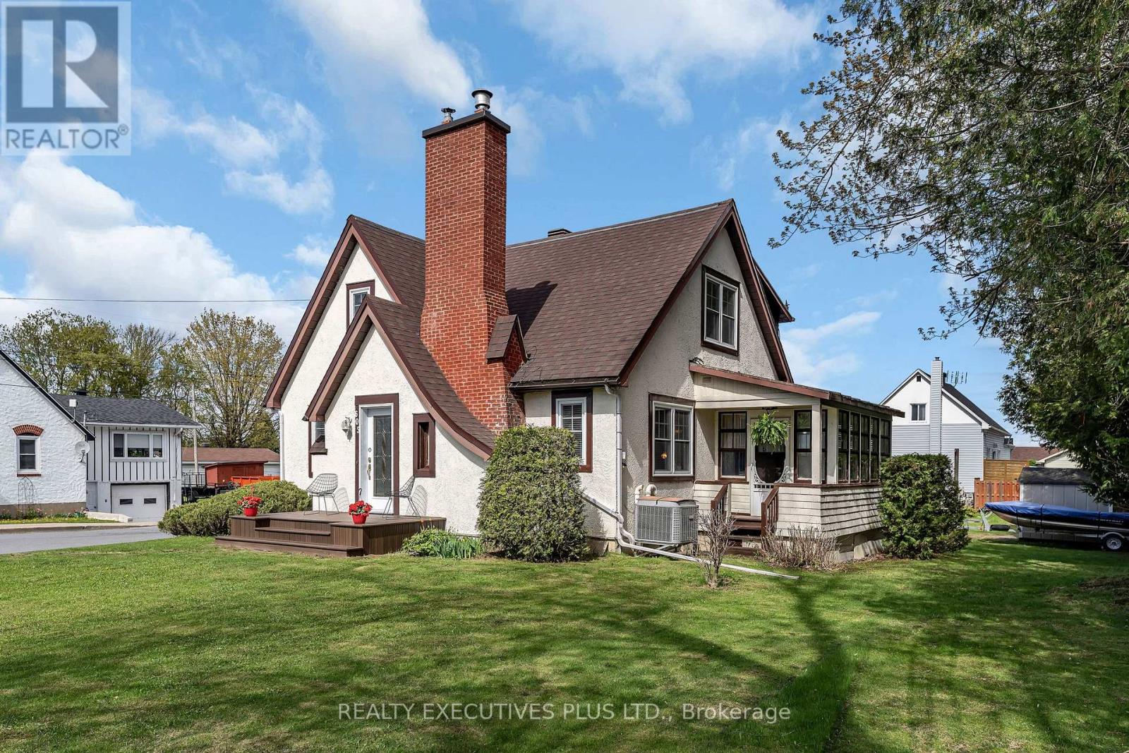 605 Water Street, Alfred And Plantagenet, Ontario  K0B 1L0 - Photo 2 - X13142306