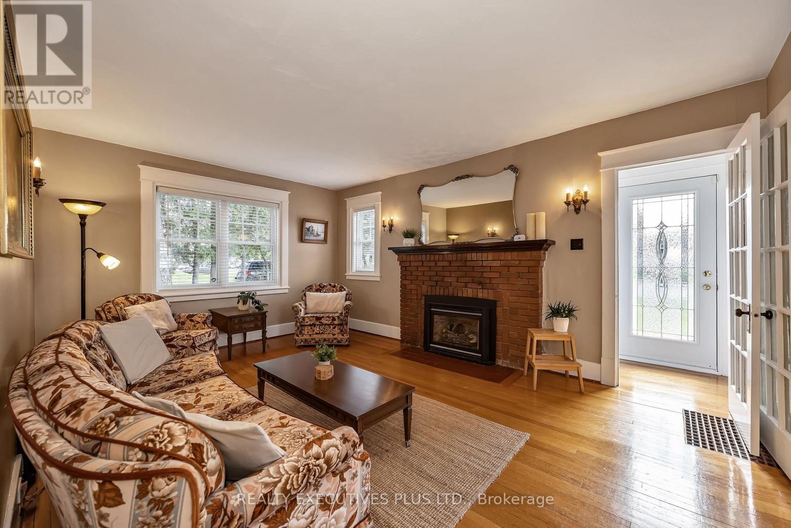 605 Water Street, Alfred And Plantagenet, Ontario  K0B 1L0 - Photo 5 - X13142306