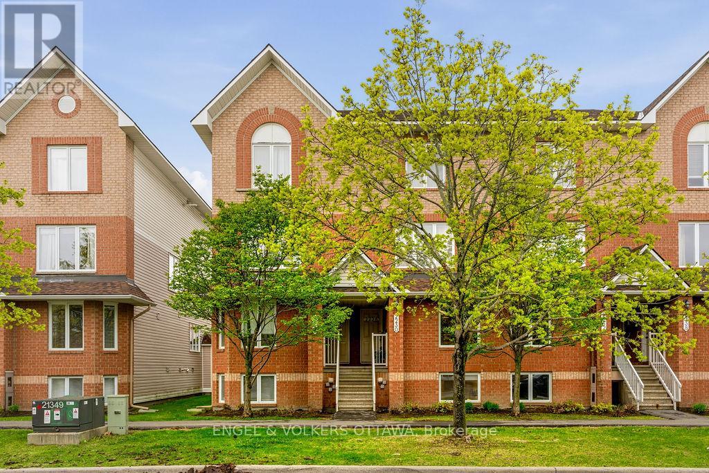 2230 BOIS VERT PLACE, Ottawa, Ontario
