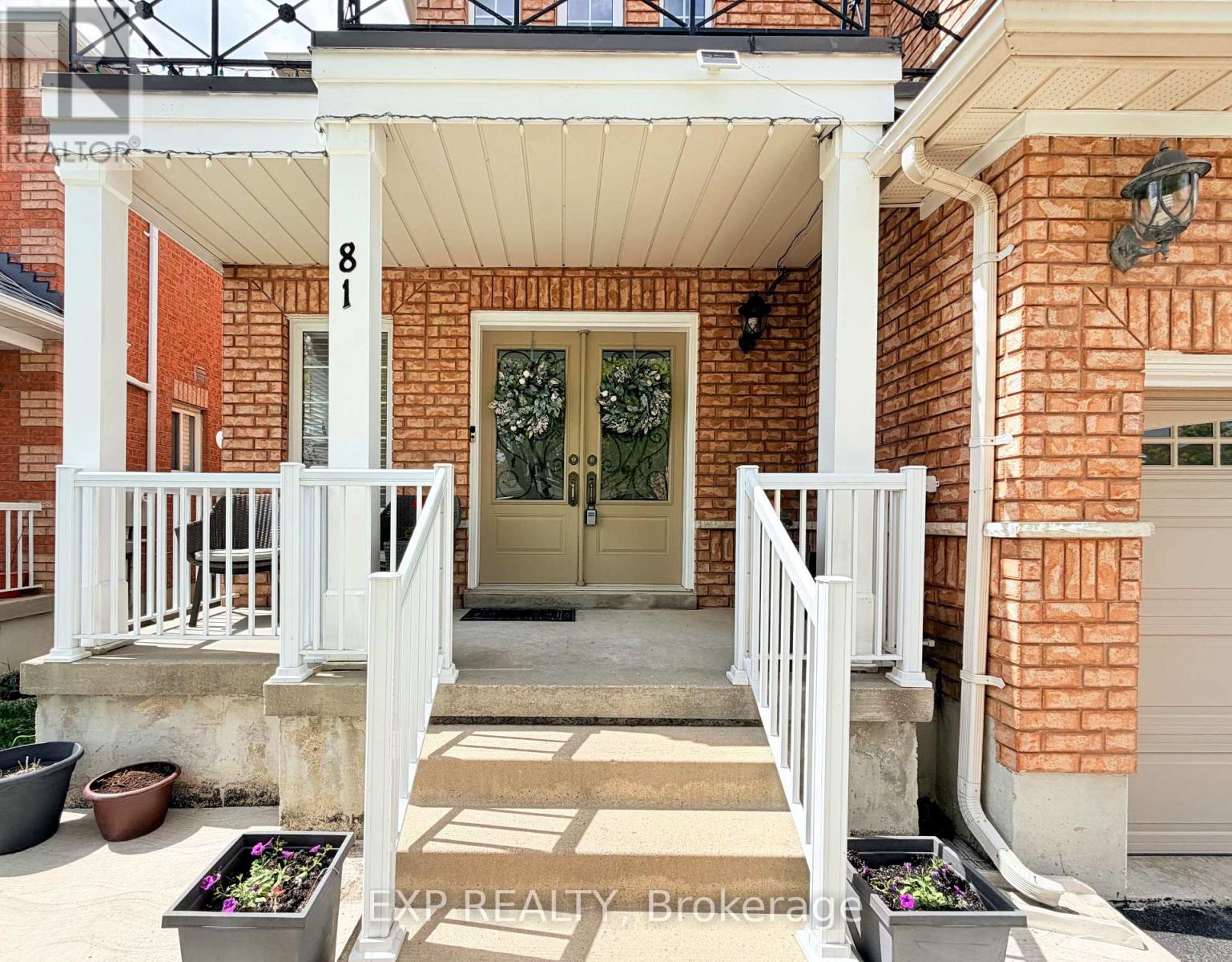 81 Farthingale Crescent, Brampton, Ontario L7A 1W7 - Photo 4 - W12917878