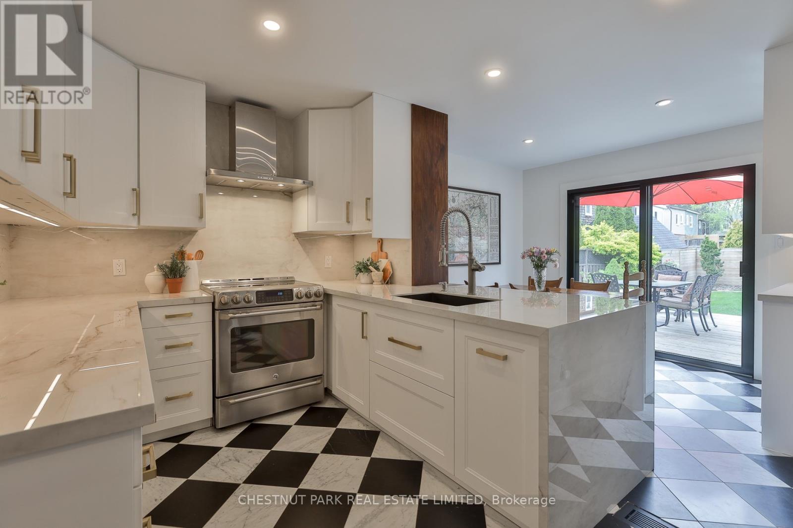 452 Davisville Avenue, Toronto, Ontario  M4S 1H8 - Photo 14 - C13142108