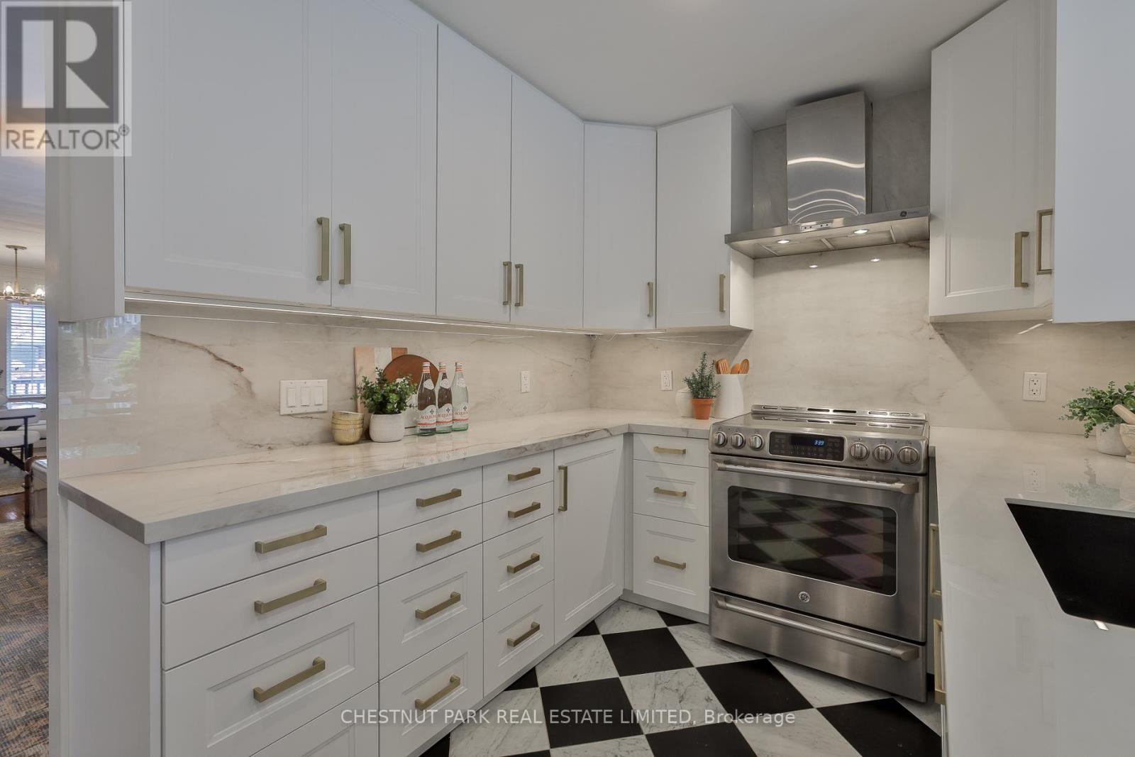 452 Davisville Avenue, Toronto, Ontario  M4S 1H8 - Photo 15 - C13142108