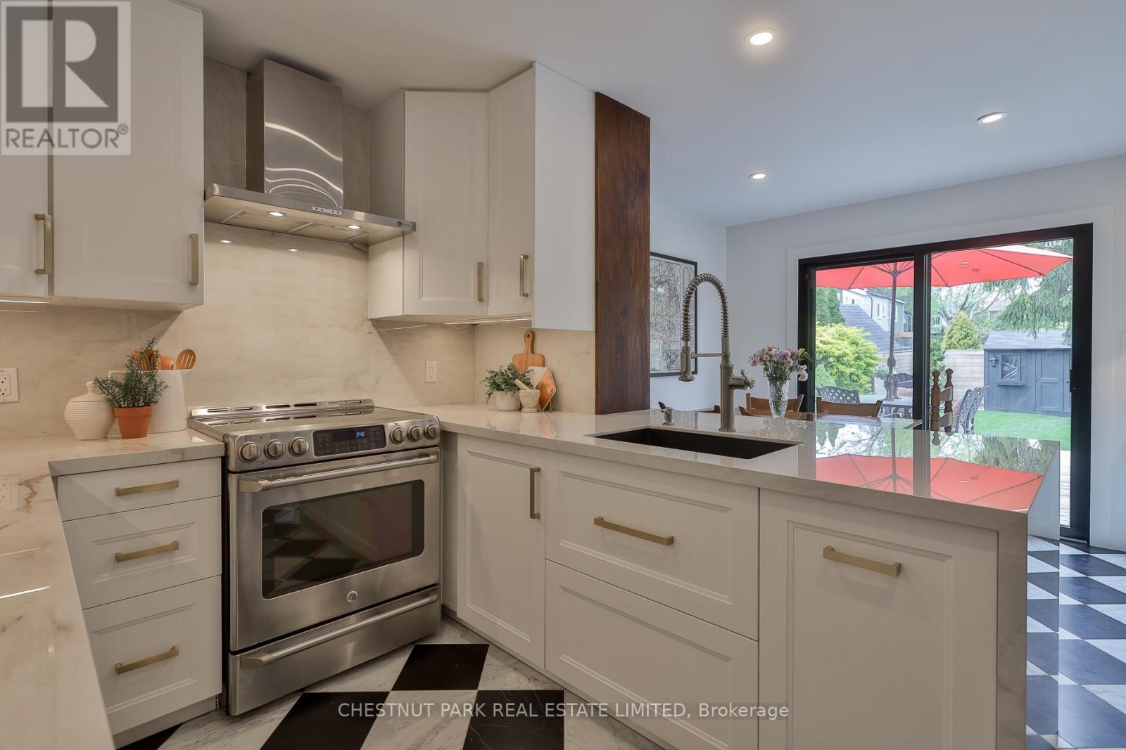 452 Davisville Avenue, Toronto, Ontario  M4S 1H8 - Photo 16 - C13142108