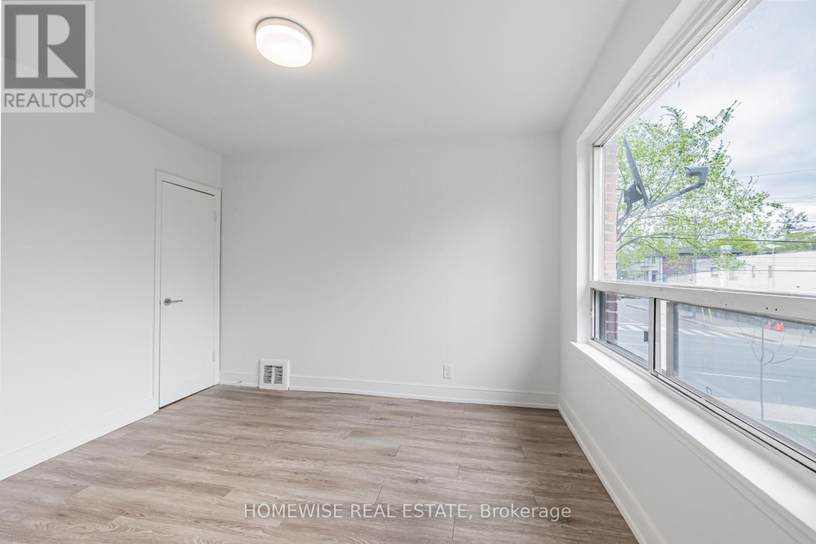 2 Khedive Avenue, Toronto, Ontario  M6A 2G2 - Photo 13 - C13142246