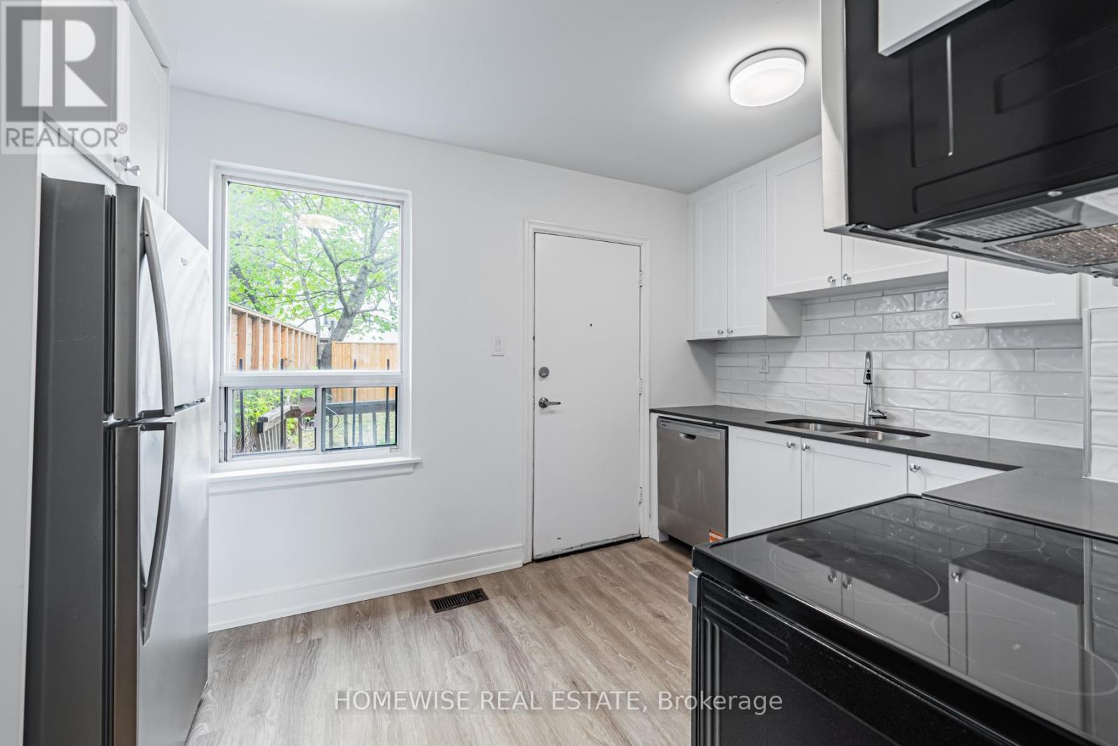 2 Khedive Avenue, Toronto, Ontario  M6A 2G2 - Photo 6 - C13142246