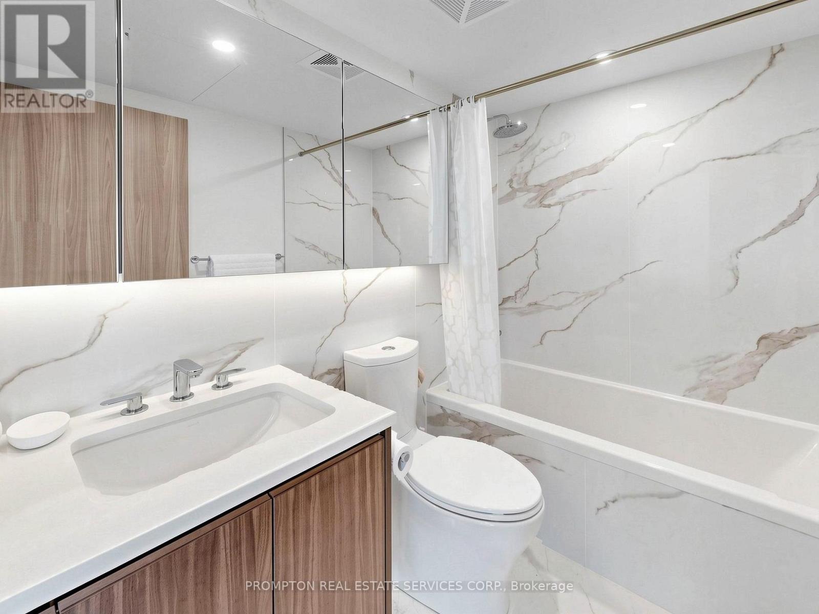 7203 - 3 Concord Cityplace Way, Toronto, Ontario  M5V 0X4 - Photo 38 - C13142282