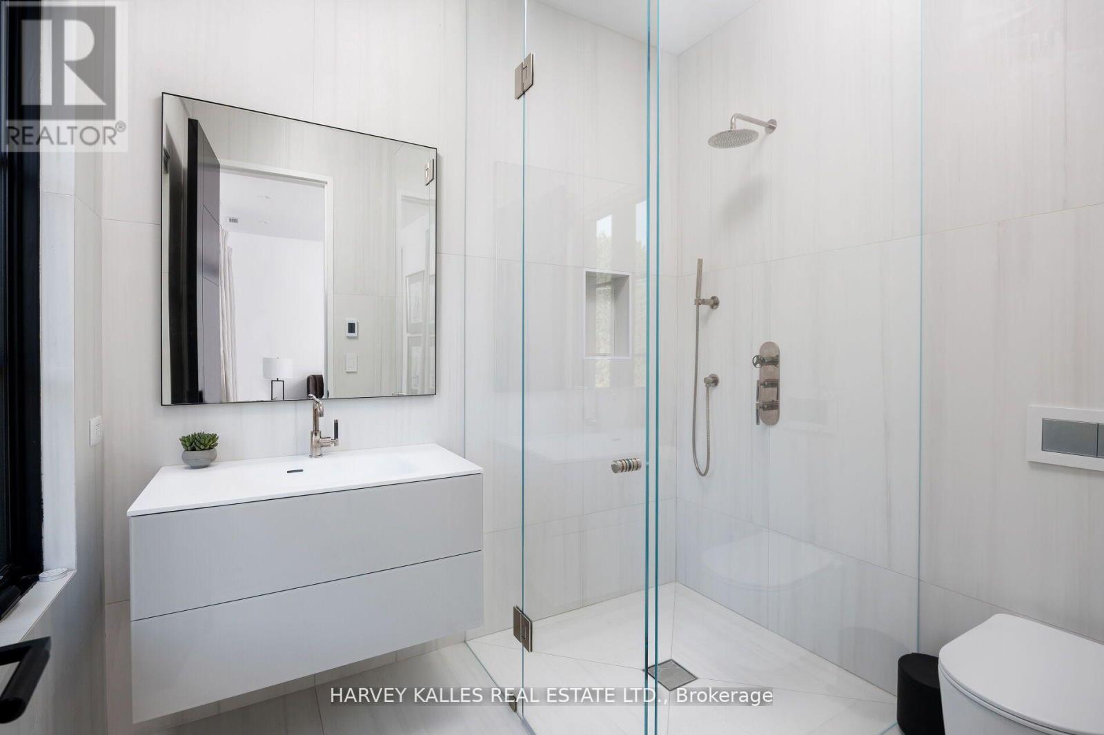 5 Dewbourne Avenue, Toronto, Ontario  M5P 1Z1 - Photo 33 - C13142424
