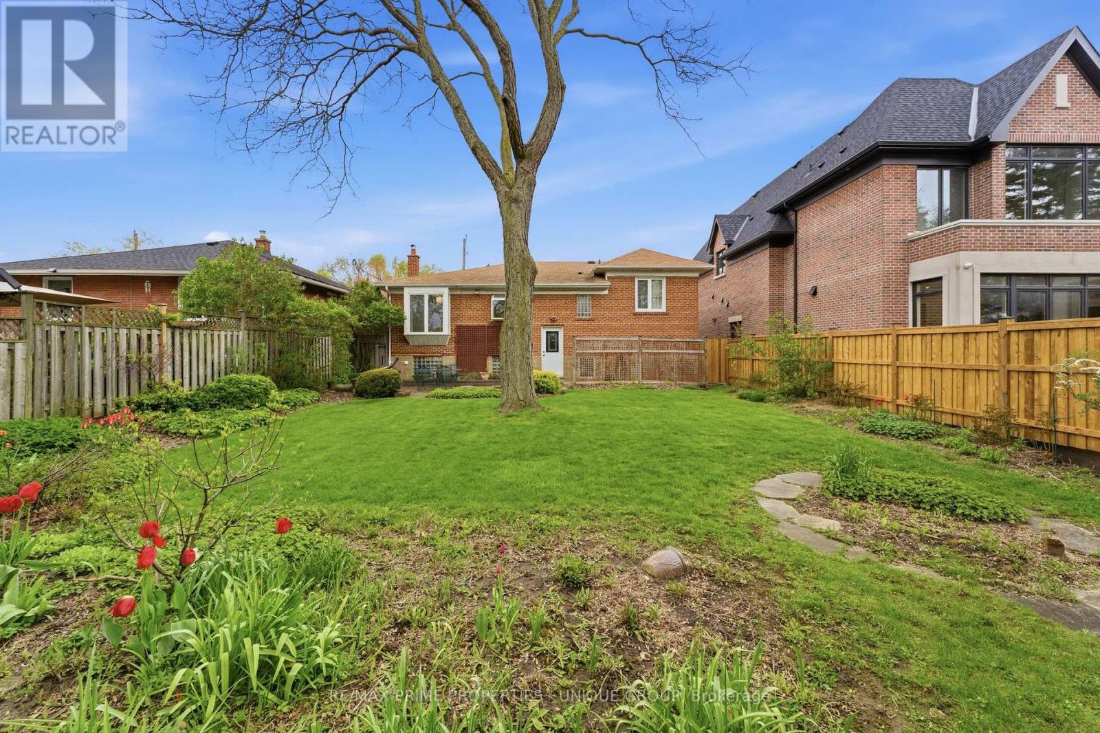 229 Park Home Avenue, Toronto, Ontario  M2R 1A1 - Photo 39 - C13142440