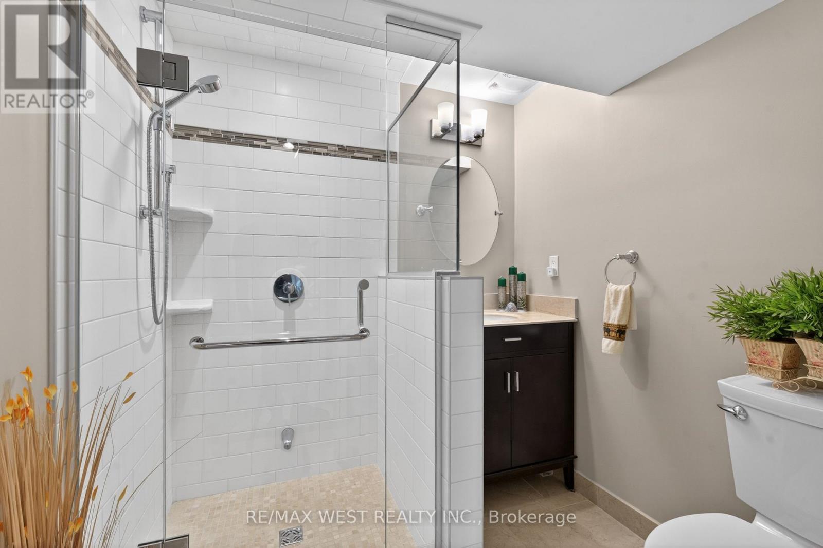 16 Caravan Drive, Toronto, Ontario  M3B 1N2 - Photo 37 - C13142512