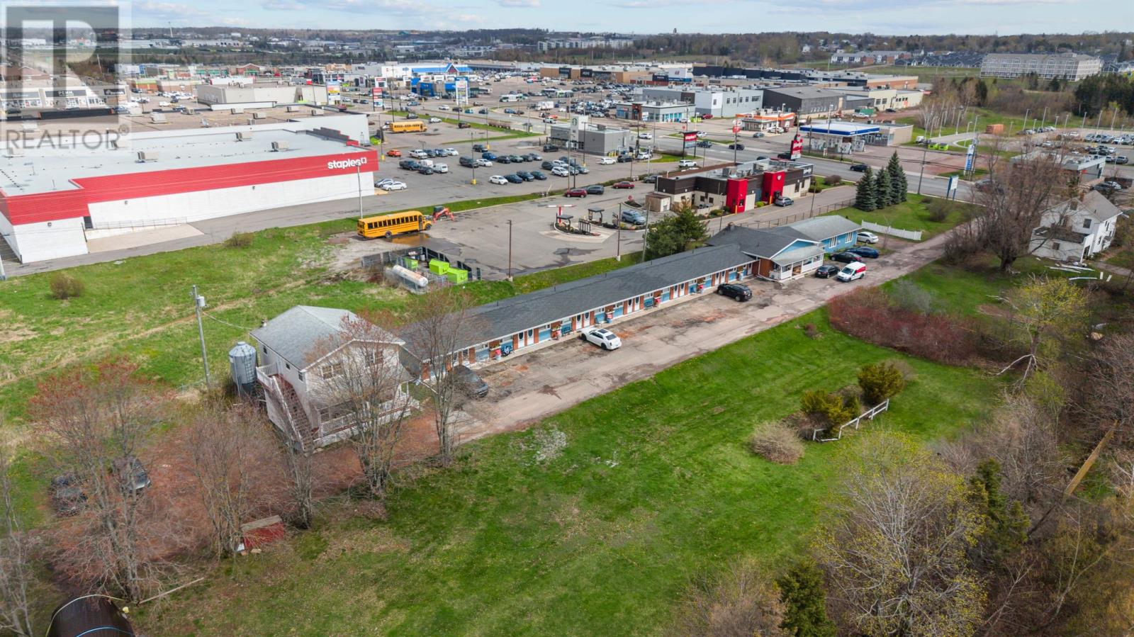 639 University Avenue, Charlottetown, Prince Edward Island  C1E 1E5 - Photo 3 - 202611255