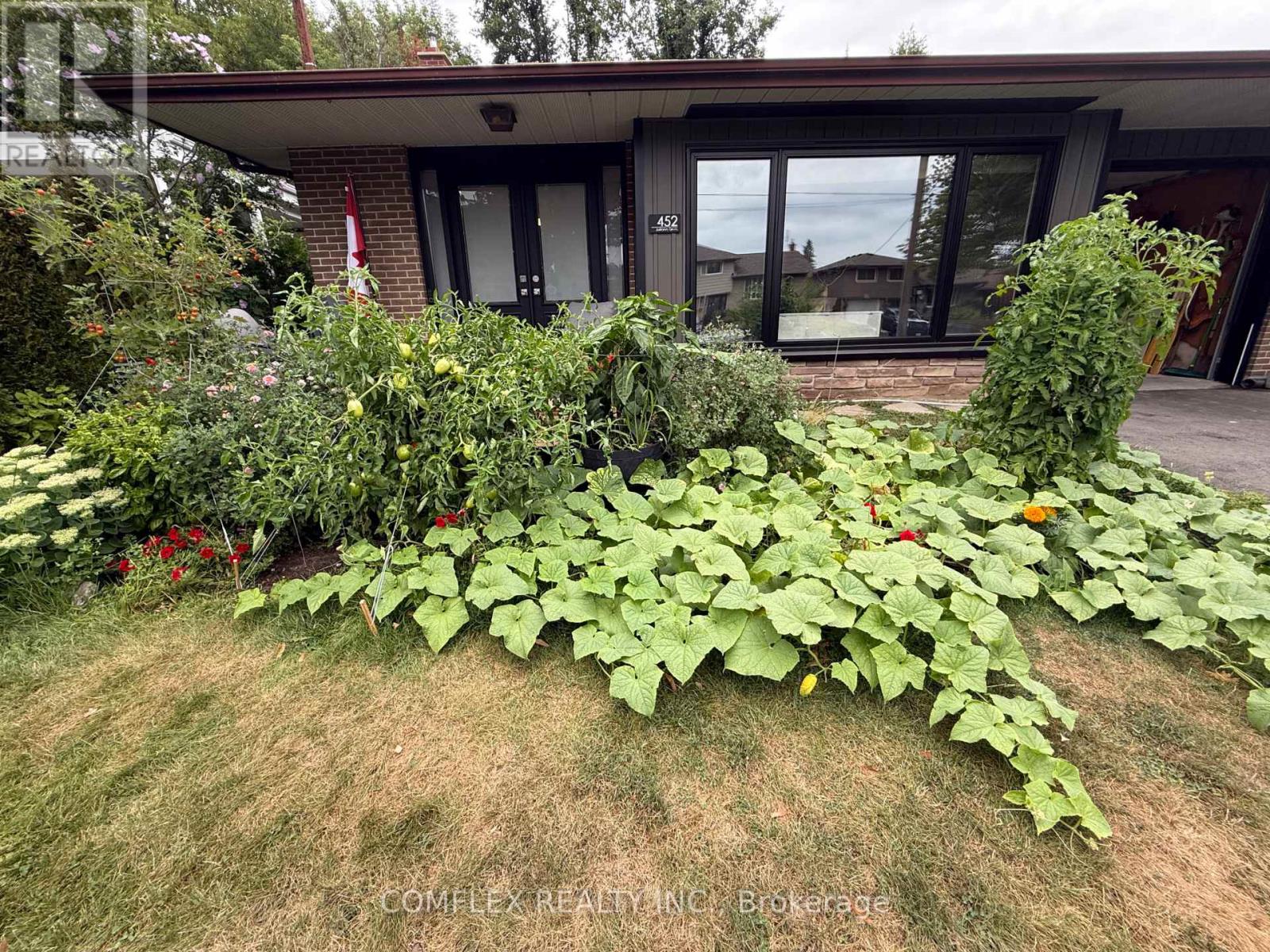 452 Juliana Drive, Oshawa, Ontario  L1G 2E8 - Photo 4 - E13142196