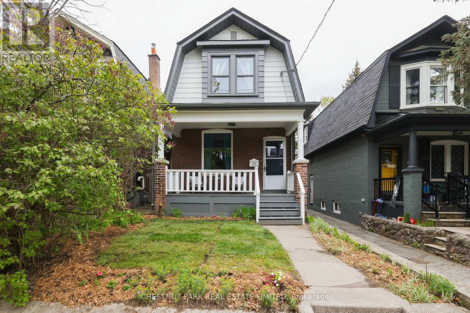25 HARRIS AVENUE, Toronto, Ontario