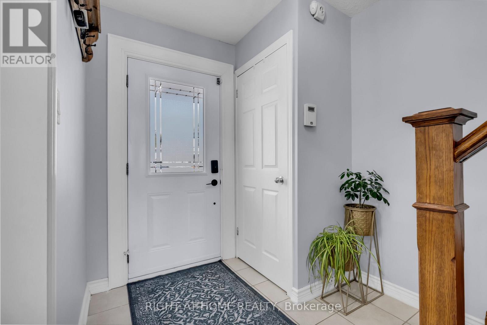 940 Gentry Crescent, Oshawa, Ontario  L1K 1L8 - Photo 6 - E13142298