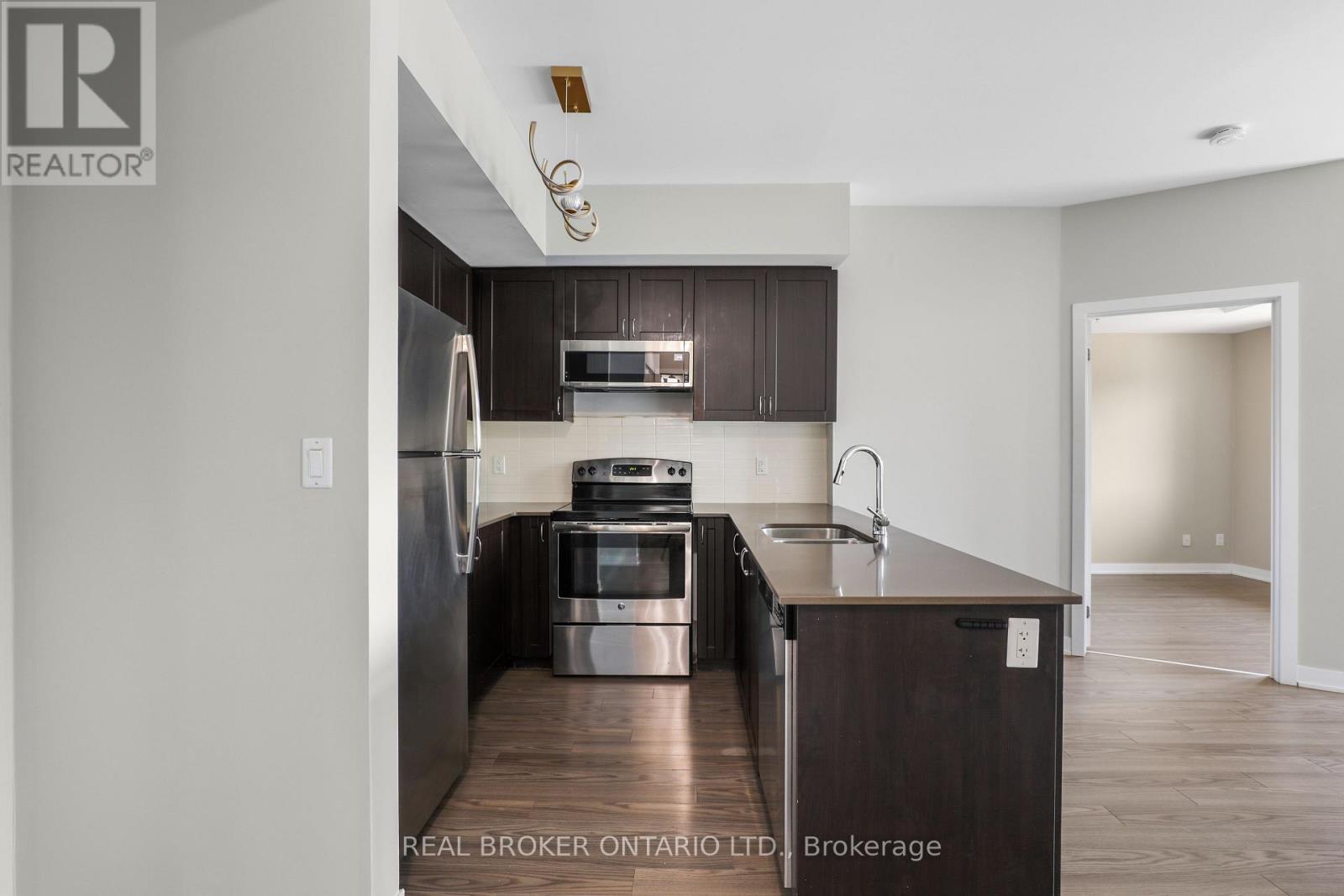 323 - 3560 St Clair Avenue E, Toronto, Ontario  M1K 0A9 - Photo 4 - E13142352