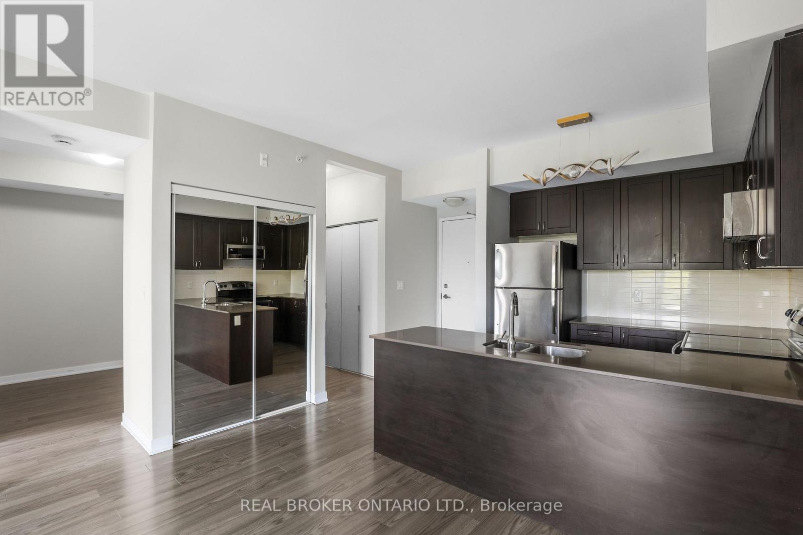 323 - 3560 St Clair Avenue E, Toronto, Ontario  M1K 0A9 - Photo 6 - E13142352
