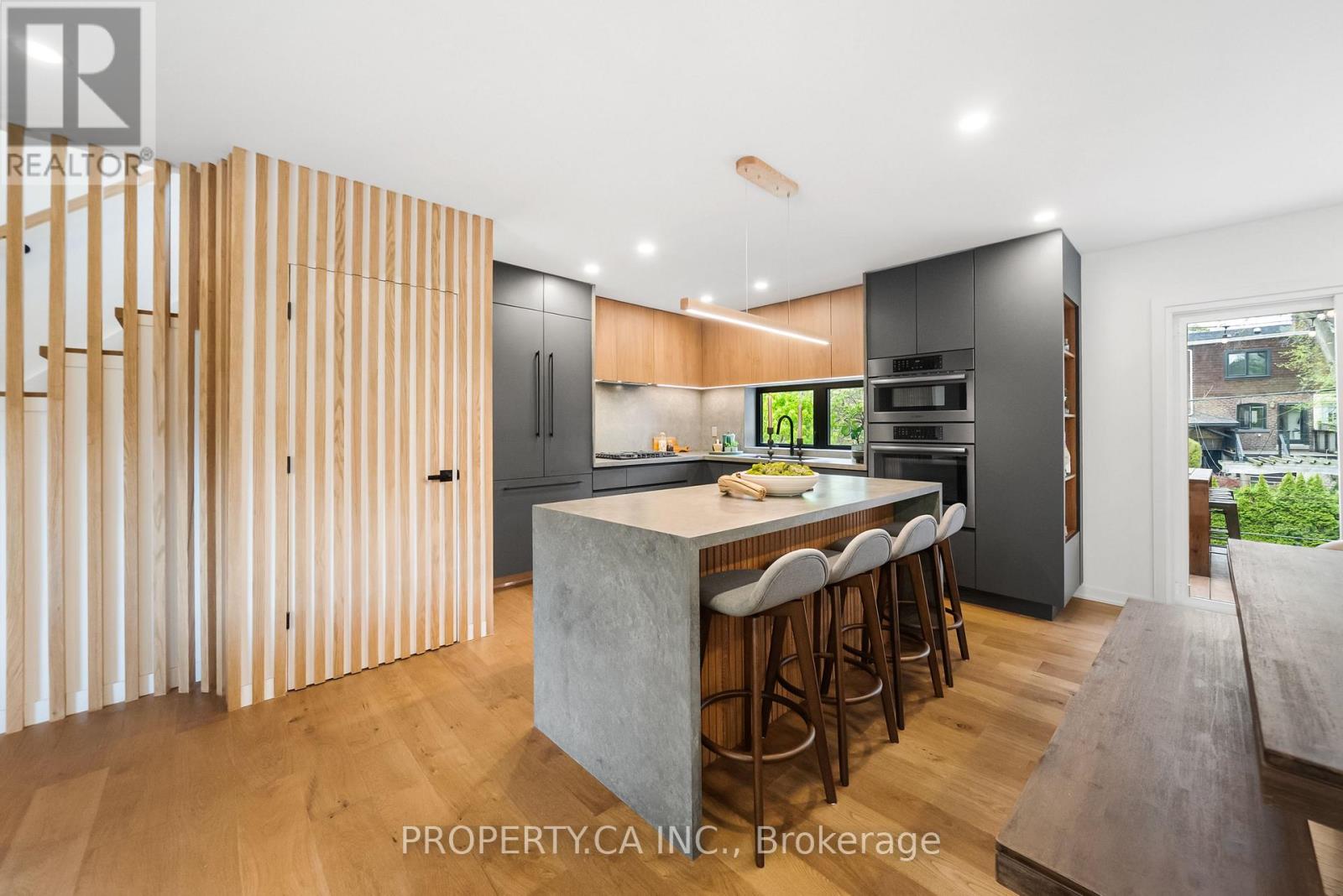 9 Maughan Crescent, Toronto, Ontario  M4L 3E4 - Photo 15 - E13142422