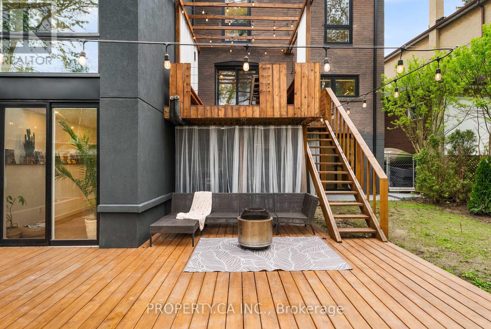 9 Maughan Crescent, Toronto, Ontario  M4L 3E4 - Photo 4 - E13142422