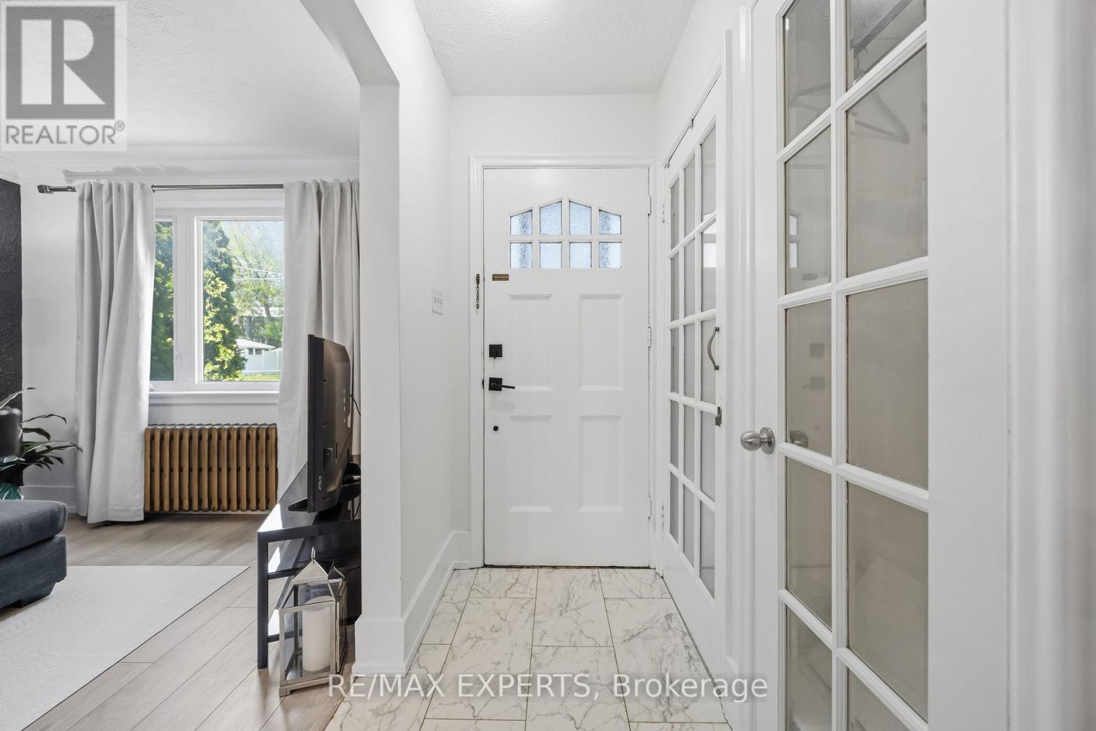 221 Clonmore Drive, Toronto, Ontario  M1N 1Y4 - Photo 2 - E13142444