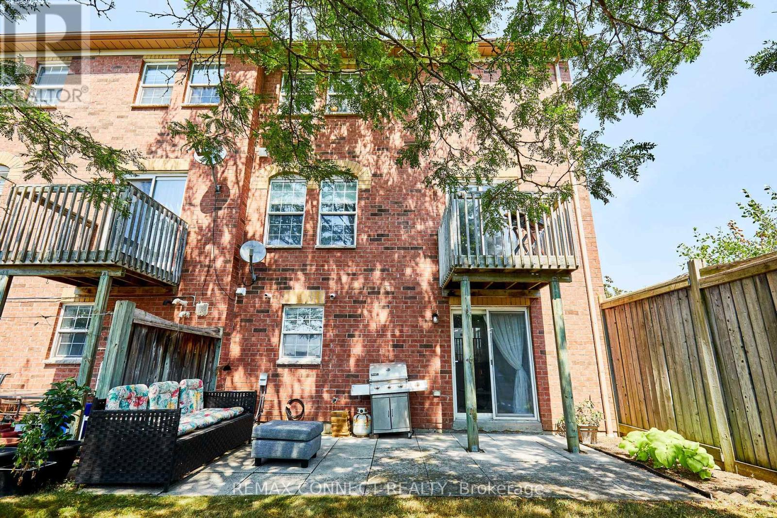31 - 575 Steeple Hill, Pickering (Woodlands), Ontario  L1V 7E4 - Photo 3 - E13142470