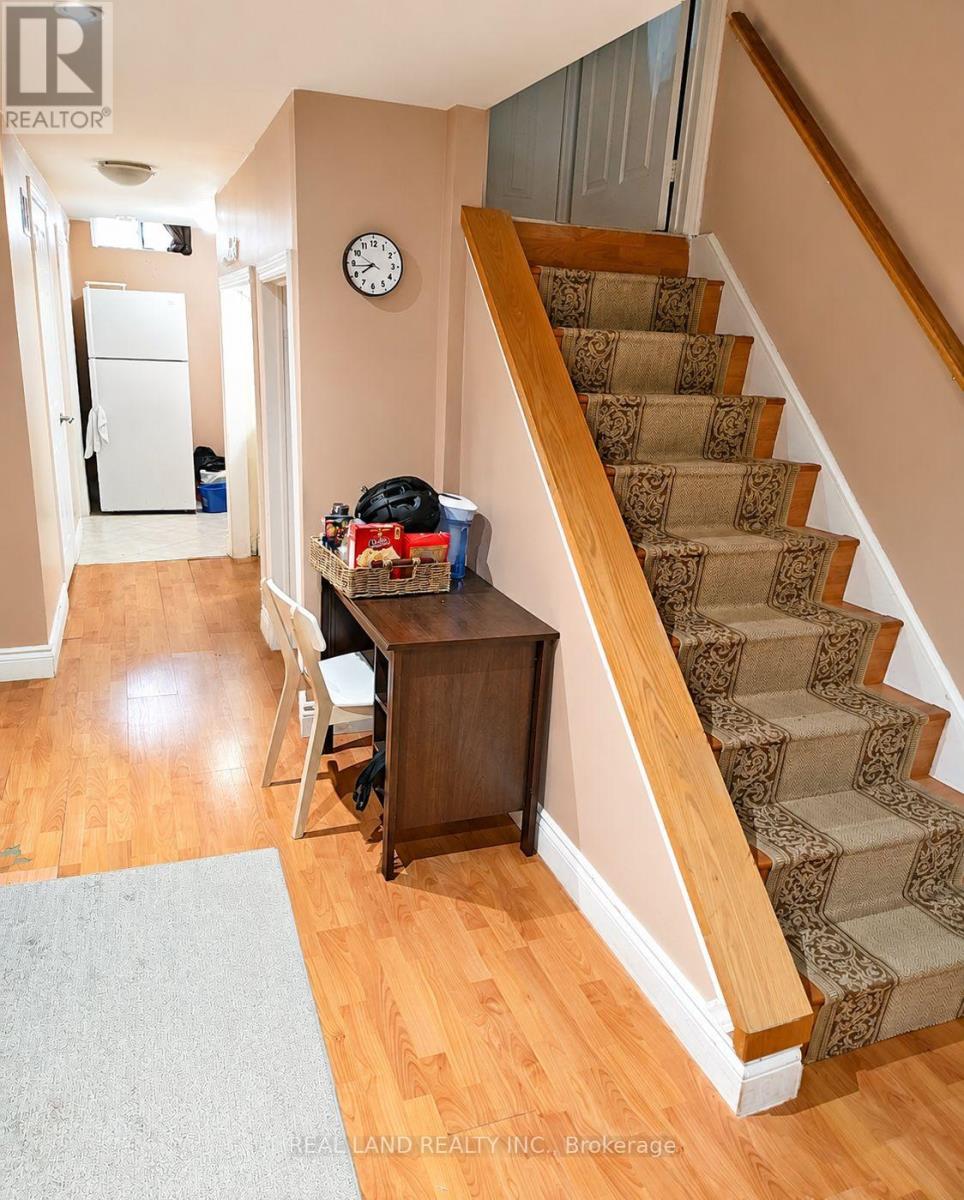 188 Bantry Avenue, Richmond Hill, Ontario L4B 4S6 - Photo 2 - N12655074