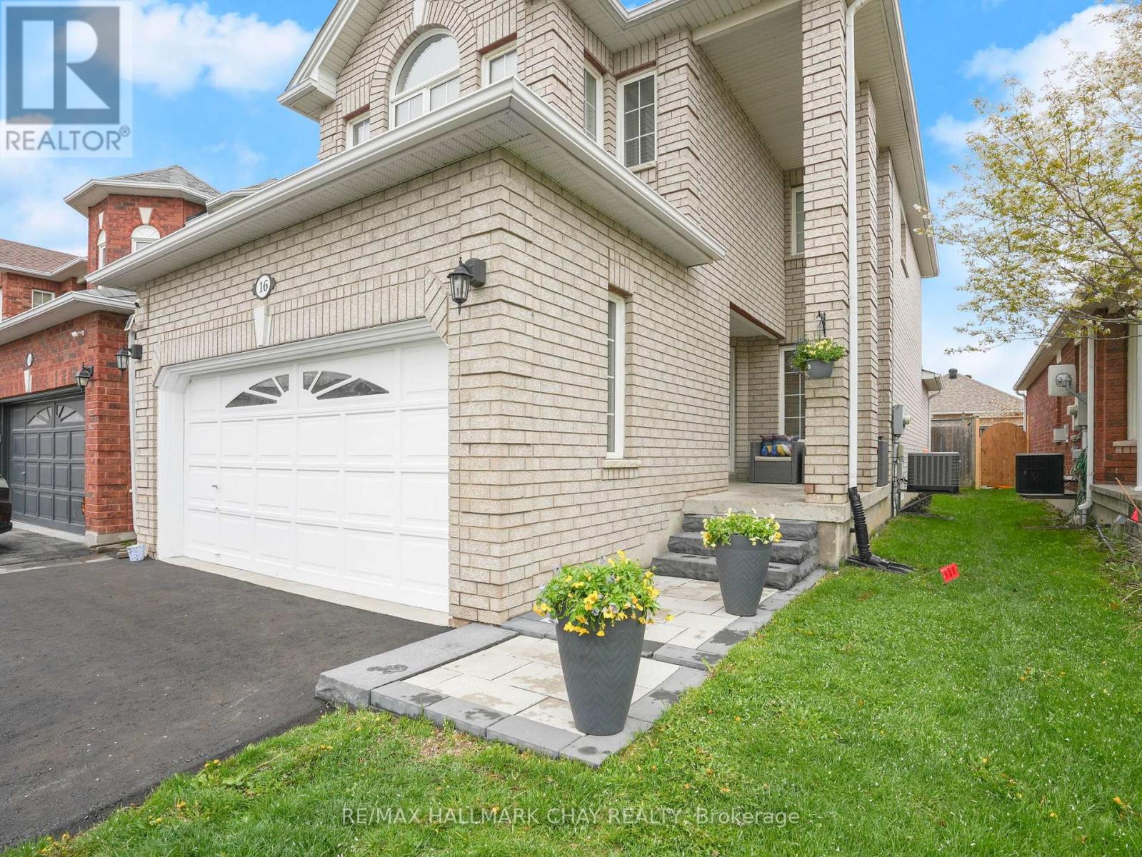 16 Preston Avenue, New Tecumseth, Ontario  L9R 1Y6 - Photo 3 - N13142230