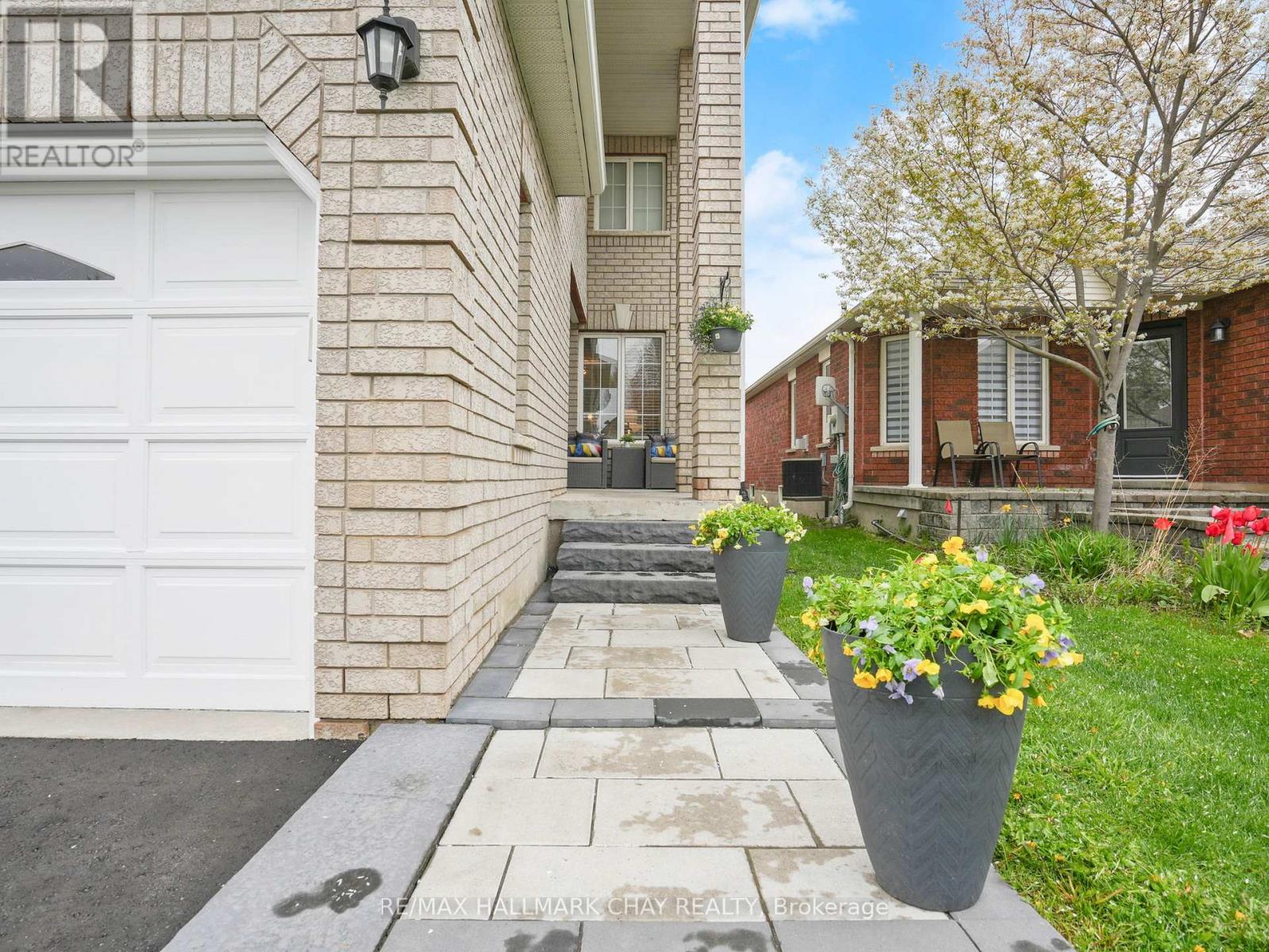 16 Preston Avenue, New Tecumseth, Ontario  L9R 1Y6 - Photo 4 - N13142230