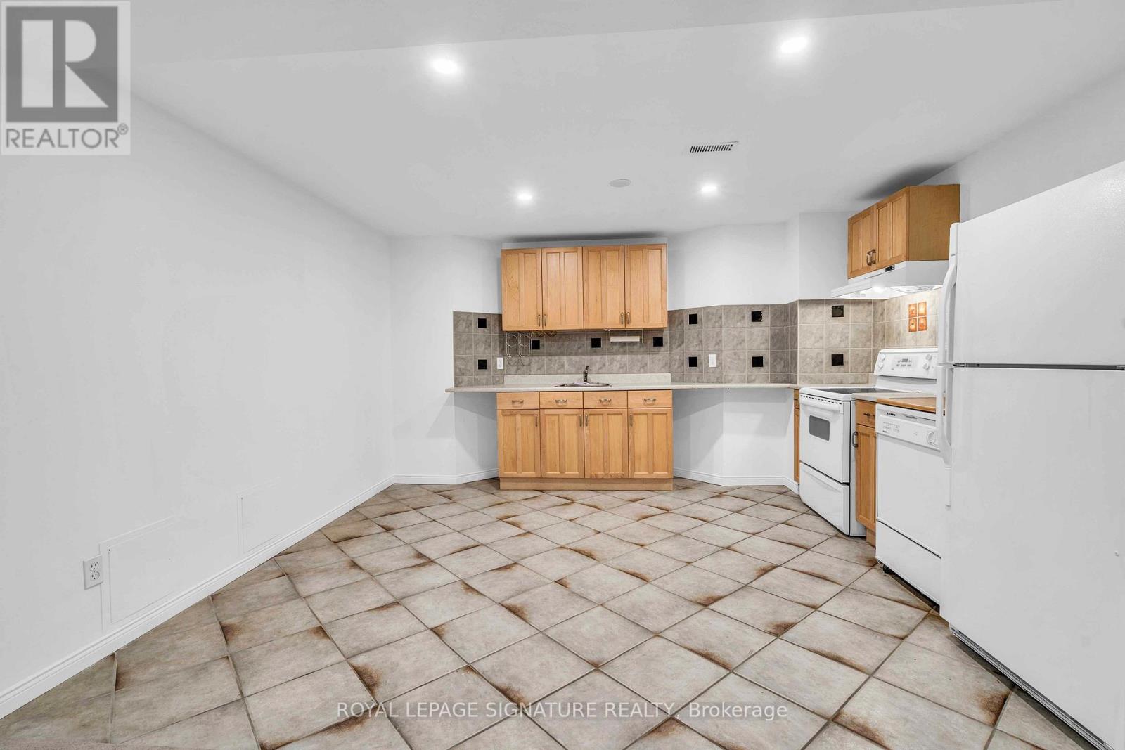 250 Laurentian Boulevard, Vaughan, Ontario  L6A 2V3 - Photo 35 - N13142510