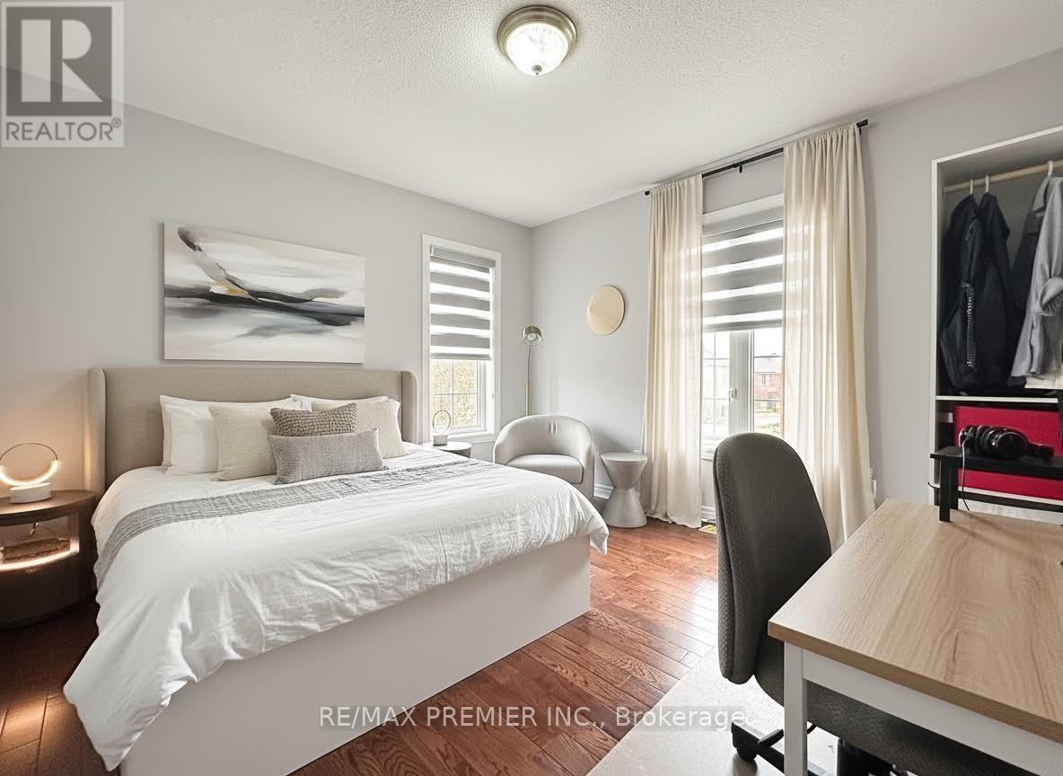 129 Ledge Rock Drive, Vaughan, Ontario  L4H 2G7 - Photo 7 - N13142524