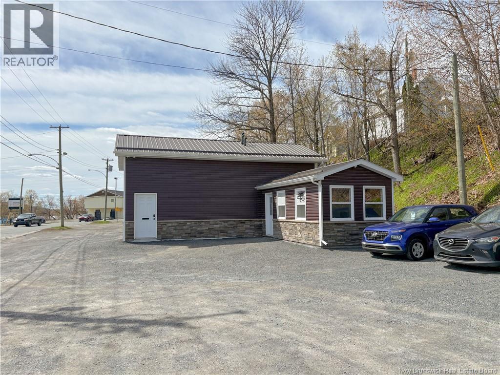 535-539 Main Street, Woodstock, New Brunswick  E7M 2B9 - Photo 4 - NB139104