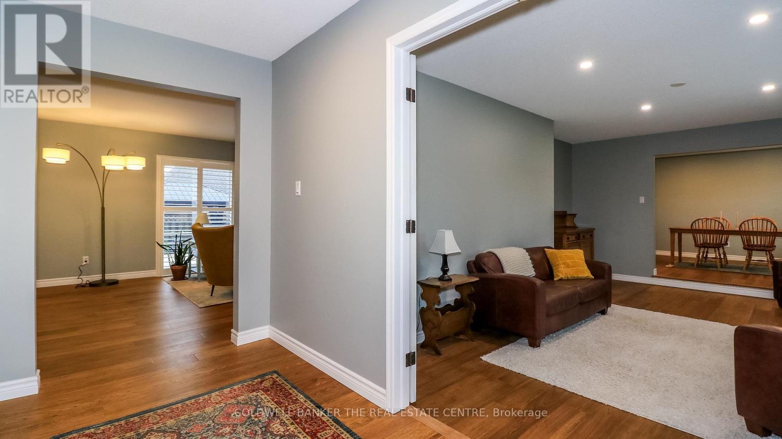 33 Elvyn Crescent, Oro-Medonte, Ontario  L0L 2E0 - Photo 4 - S13142250