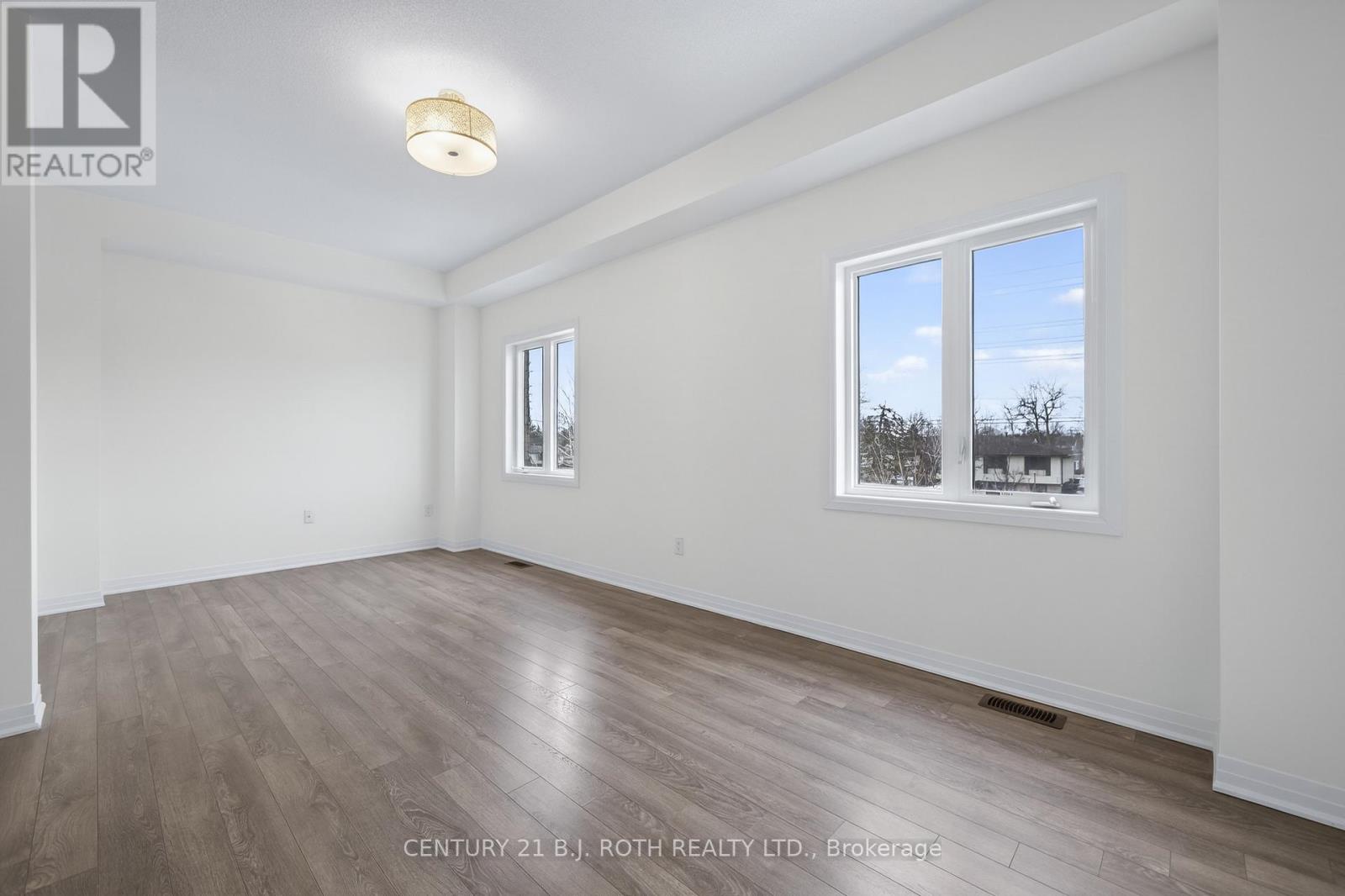 17 Bedford Estates Crescent, Barrie (Bayshore), Ontario L4N 9K5 - Photo 11 - S13142274
