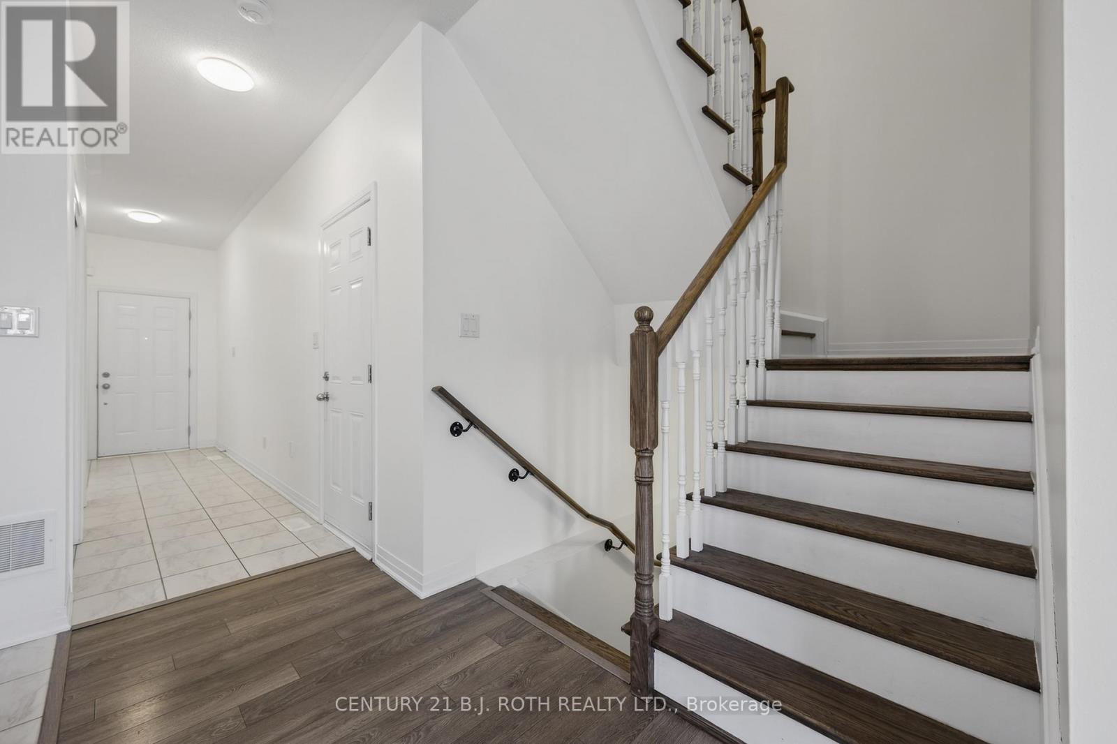 17 Bedford Estates Crescent, Barrie (Bayshore), Ontario L4N 9K5 - Photo 12 - S13142274