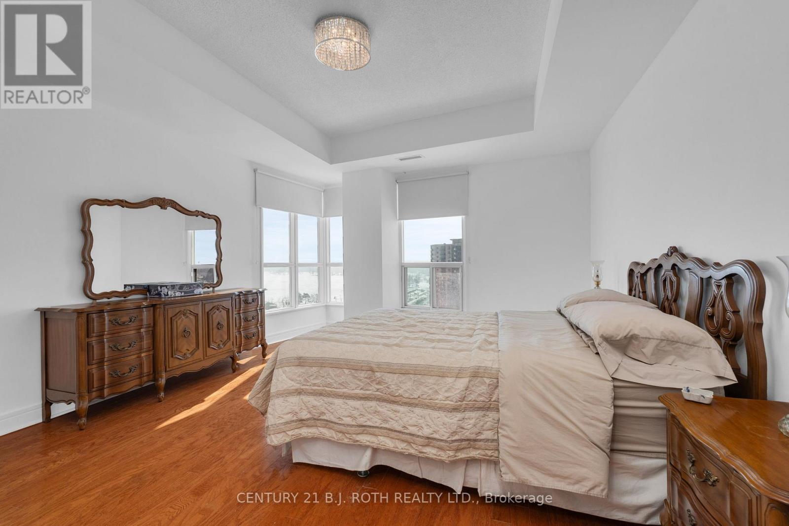 1402 - 2 Toronto Street, Barrie (City Centre), Ontario  L4N 9R2 - Photo 13 - S13142438