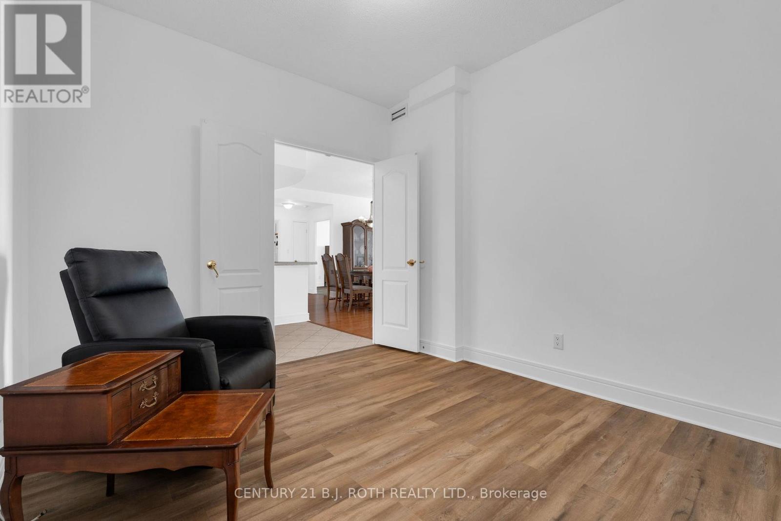 1402 - 2 Toronto Street, Barrie (City Centre), Ontario  L4N 9R2 - Photo 19 - S13142438