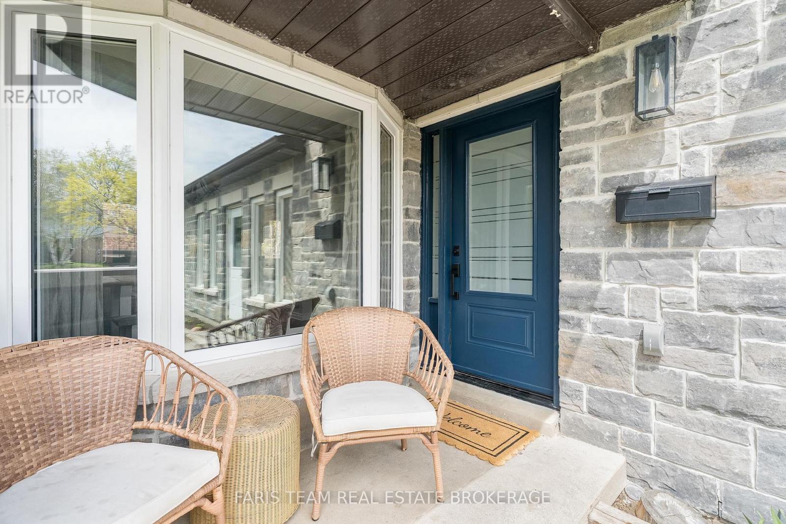 67 Trillium Crescent, Barrie (Allandale Heights), Ontario  L4N 6H6 - Photo 4 - S13142520