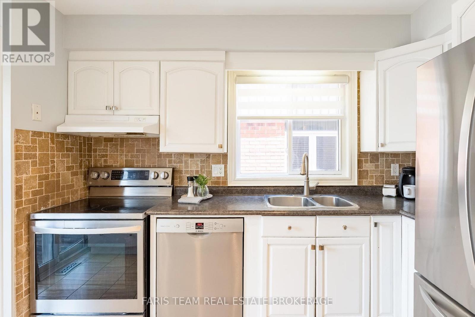 67 Trillium Crescent, Barrie (Allandale Heights), Ontario  L4N 6H6 - Photo 6 - S13142520