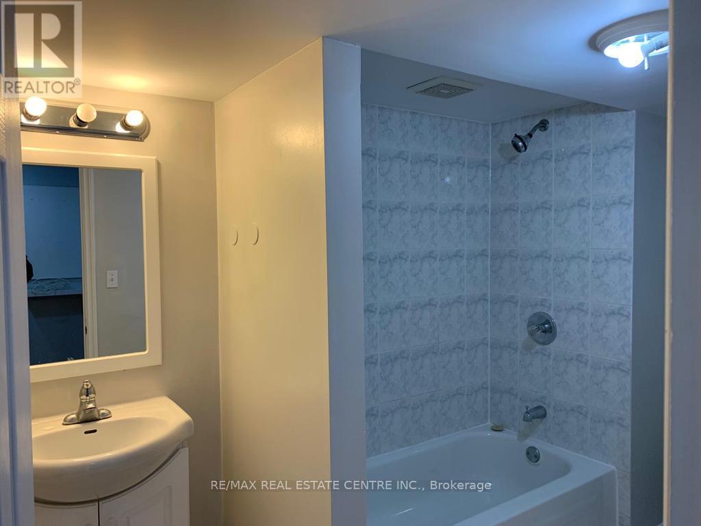 505 Rossellini Drive, Brampton, Ontario  L5W 1M5 - Photo 10 - W13142116