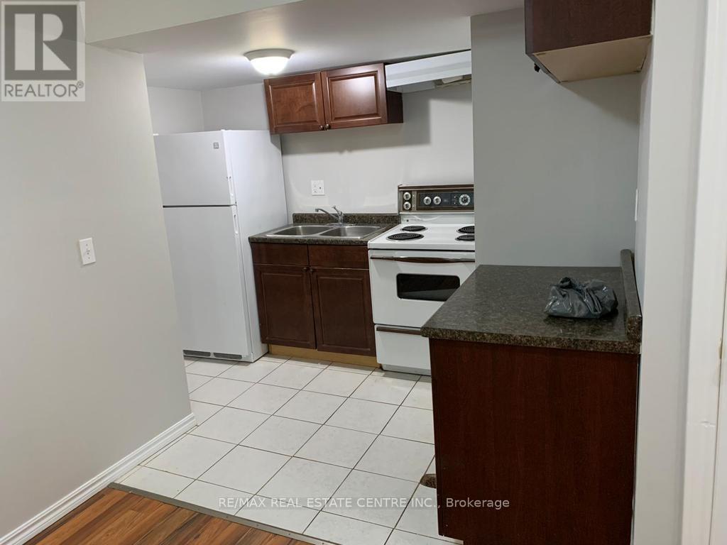 505 Rossellini Drive, Brampton, Ontario  L5W 1M5 - Photo 2 - W13142116
