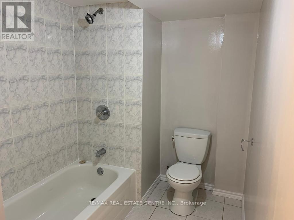 505 Rossellini Drive, Brampton, Ontario  L5W 1M5 - Photo 9 - W13142116