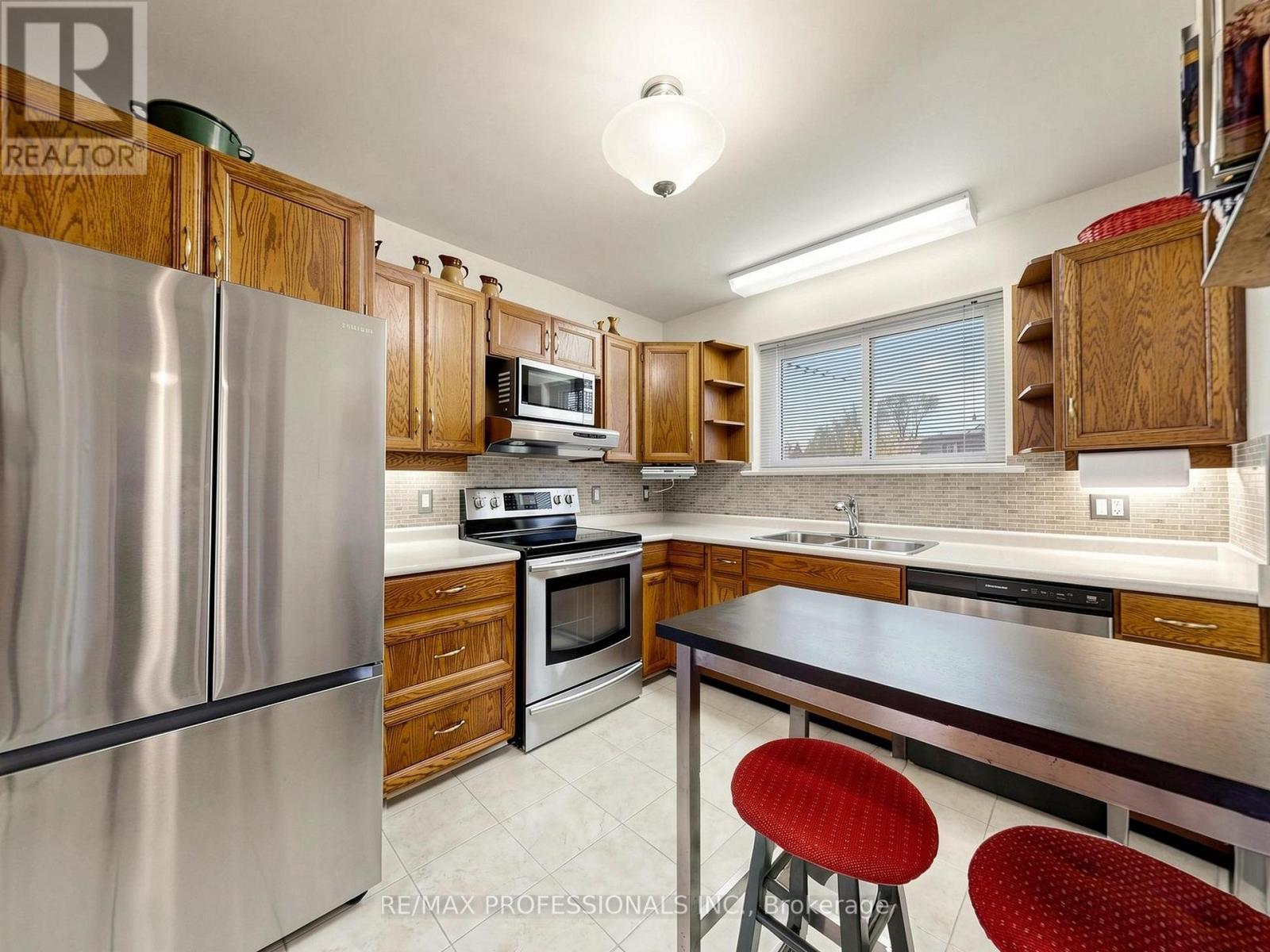 177 Elmhurst Drive, Toronto, Ontario  M9W 2L2 - Photo 7 - W13142142