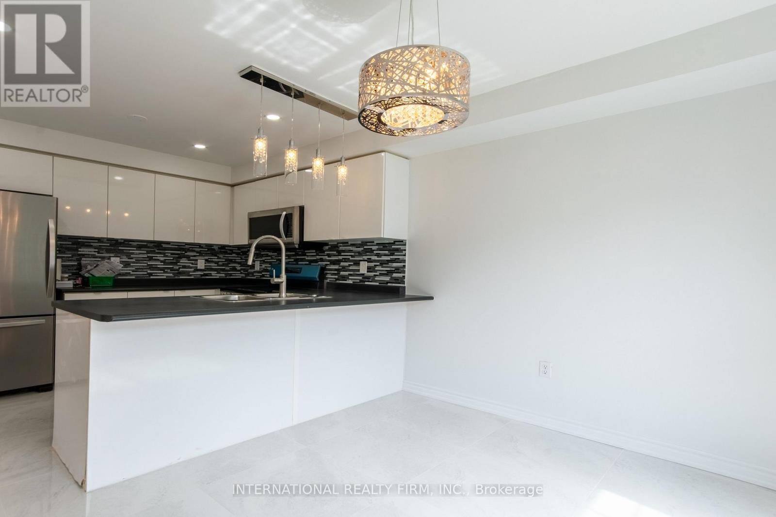 885 Gazley Circle, Milton, Ontario  L9T 6L7 - Photo 10 - W13142172