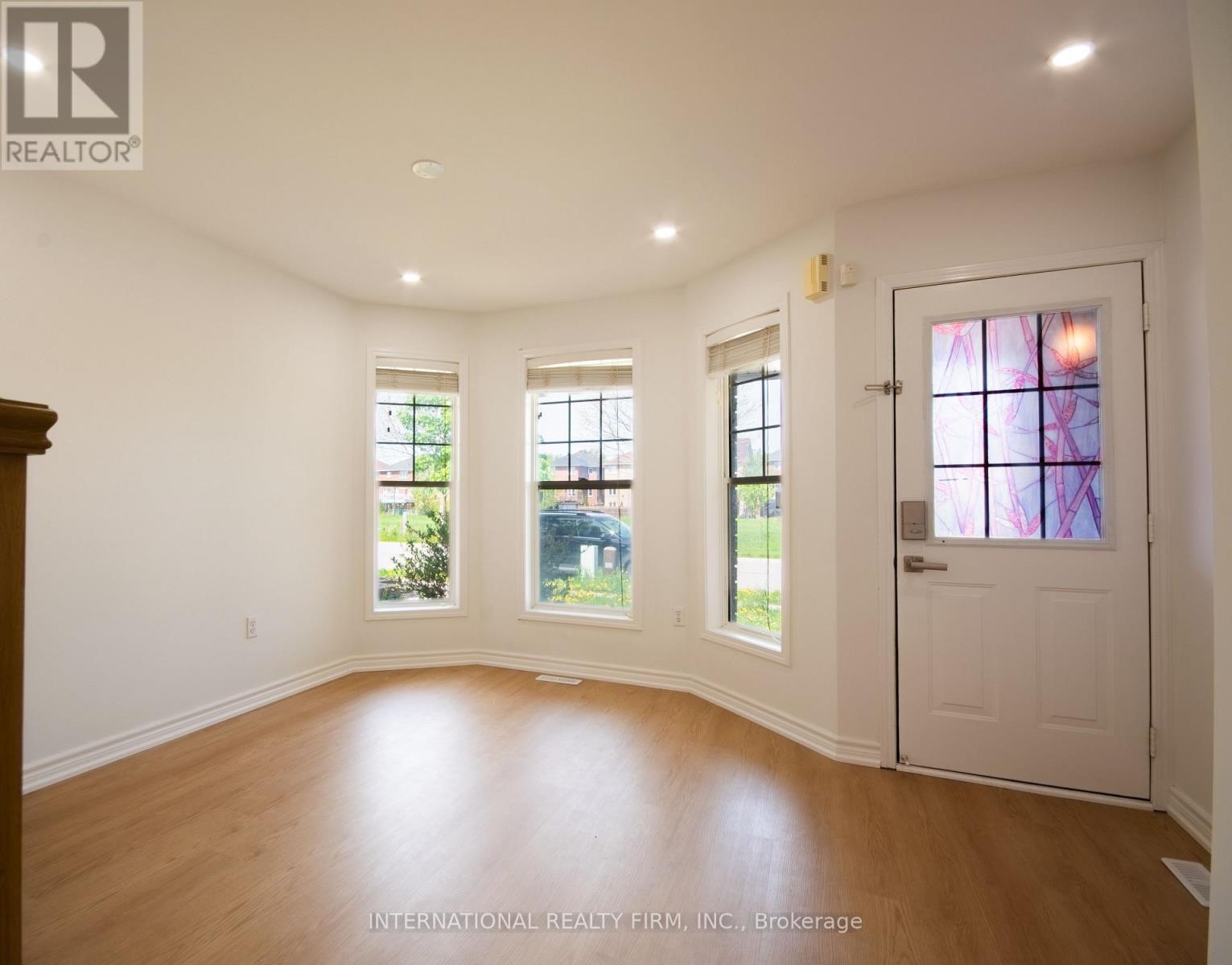 885 Gazley Circle, Milton, Ontario  L9T 6L7 - Photo 3 - W13142172