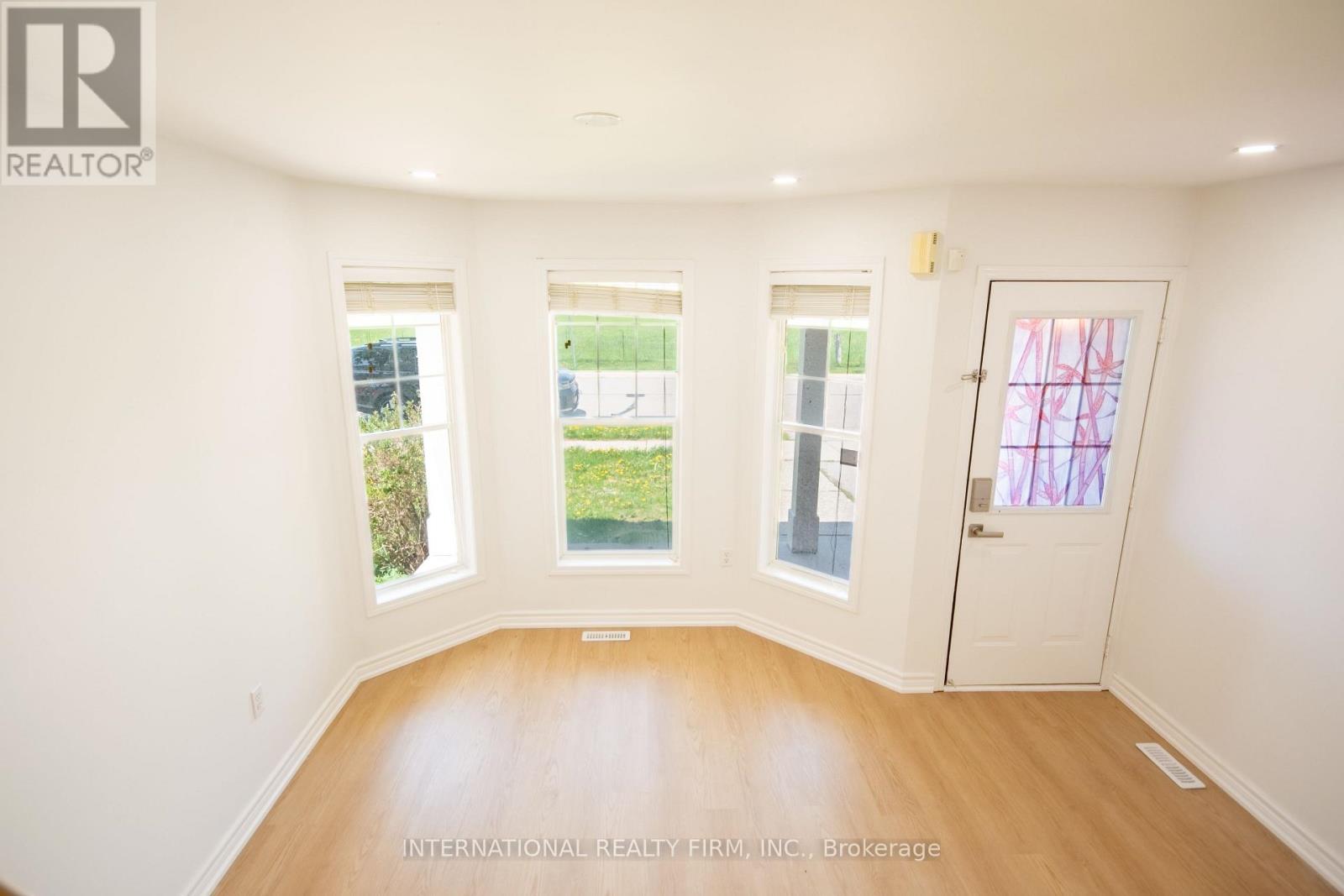 885 Gazley Circle, Milton, Ontario  L9T 6L7 - Photo 4 - W13142172
