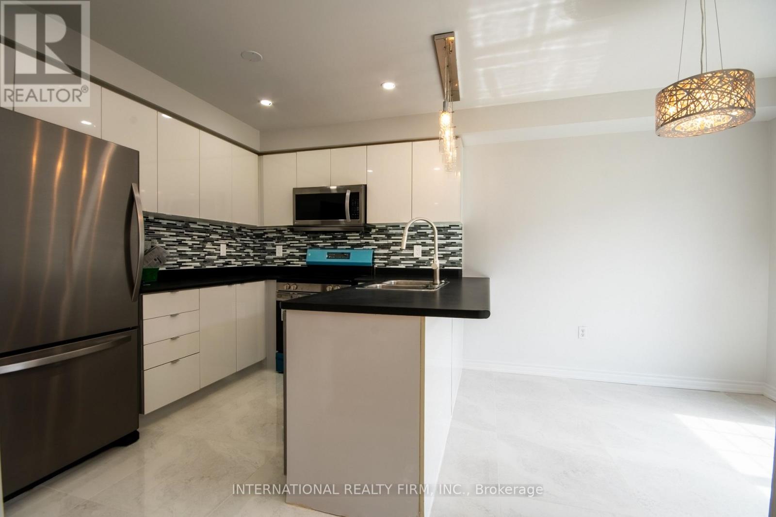 885 Gazley Circle, Milton, Ontario  L9T 6L7 - Photo 9 - W13142172