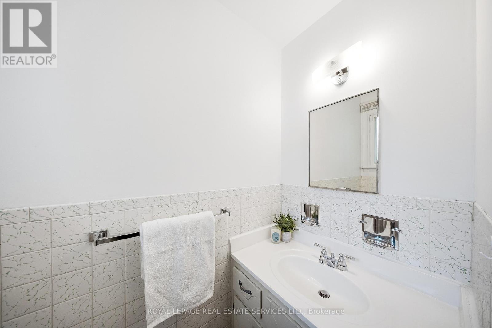 29 Norbert Crescent, Toronto, Ontario  M9C 3J8 - Photo 25 - W13142188