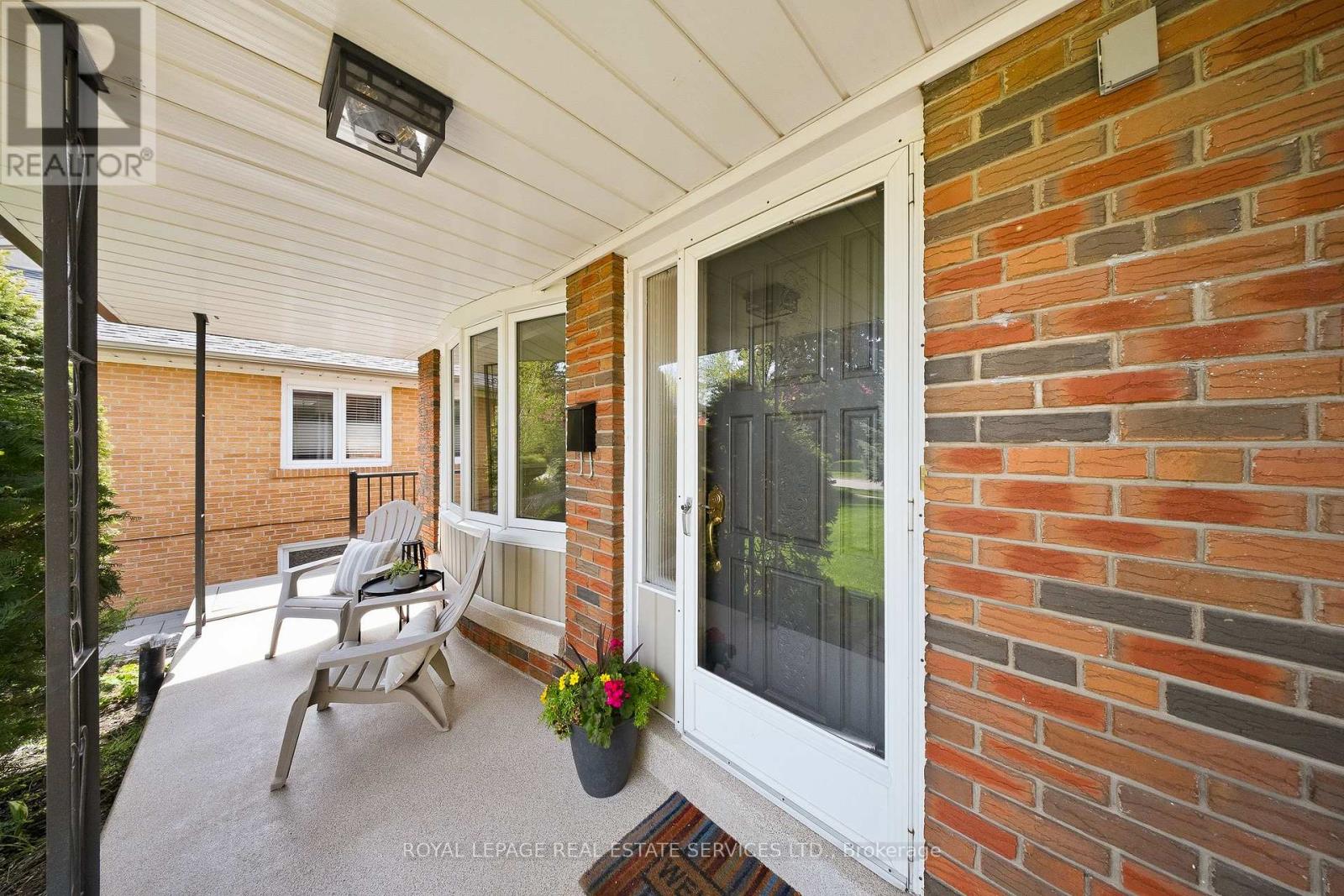 29 Norbert Crescent, Toronto, Ontario  M9C 3J8 - Photo 3 - W13142188