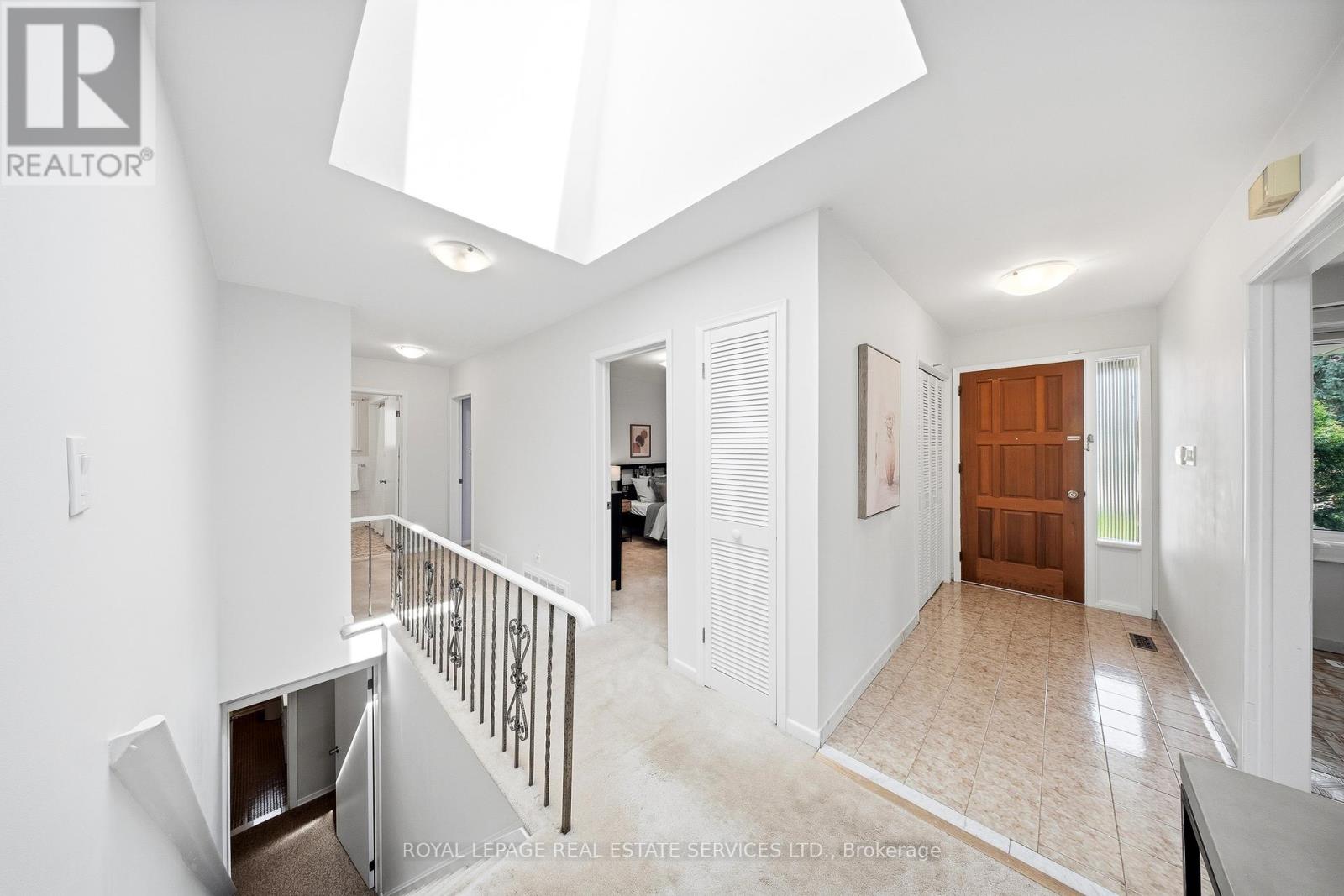 29 Norbert Crescent, Toronto, Ontario  M9C 3J8 - Photo 4 - W13142188
